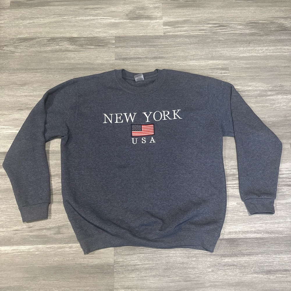 New York USA Crewneck Embroidered Sweatshirt Medium